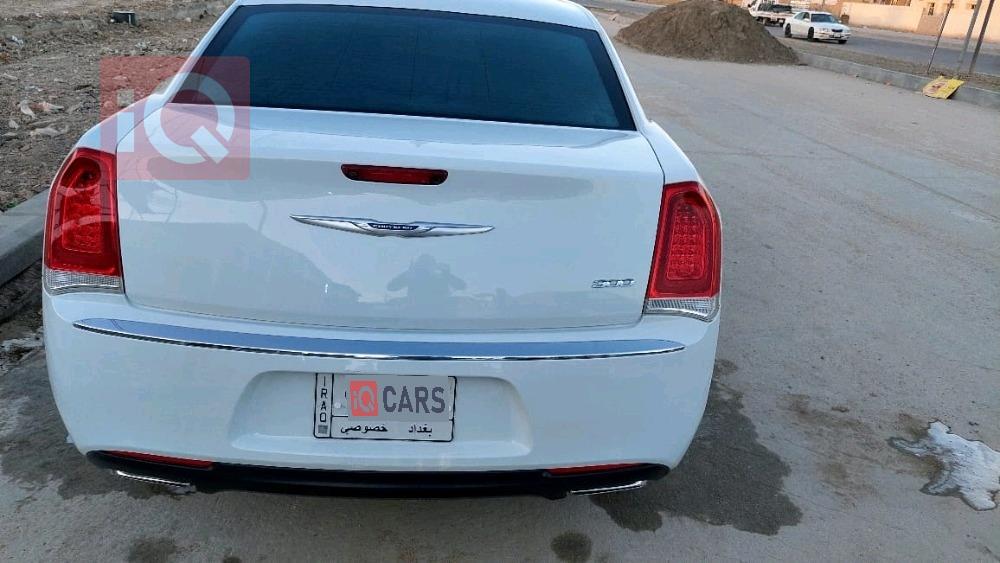کرایسلەر 300